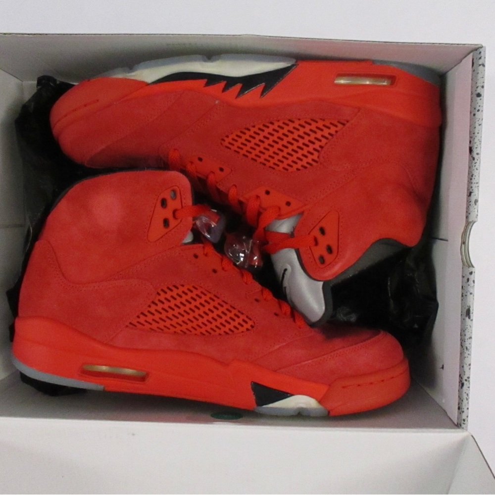 SOLD :) Air Jordan 5 Retro ‘ Red Suede ‘ Size 10